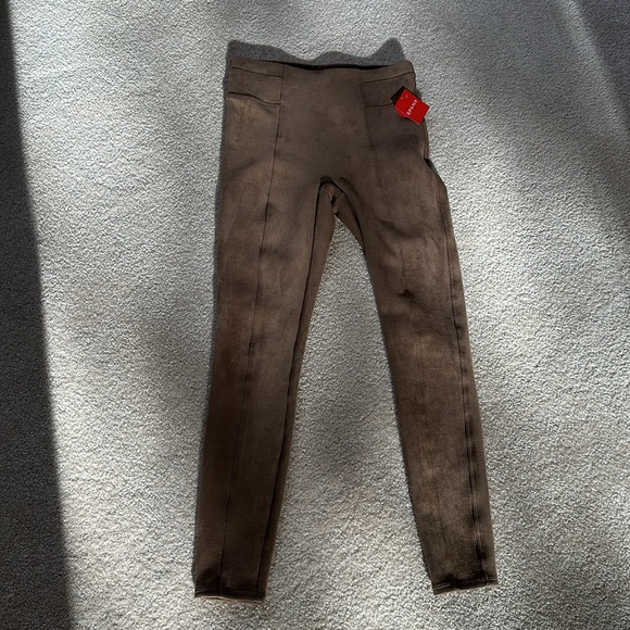 🌸 NWT SPANX Luxurious Faux Suede Leggings Tan Camel size Small {Sold Out} - Picture 11 of 15